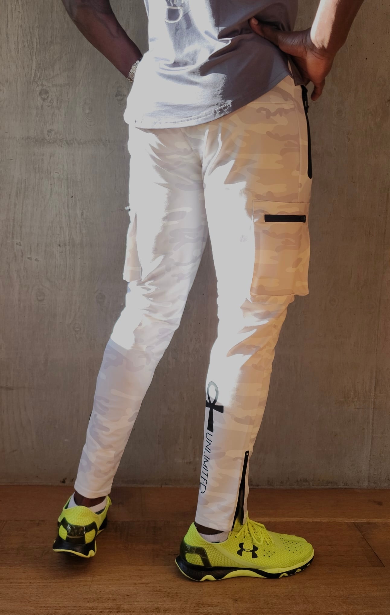Camo workout pants with zipper pocket