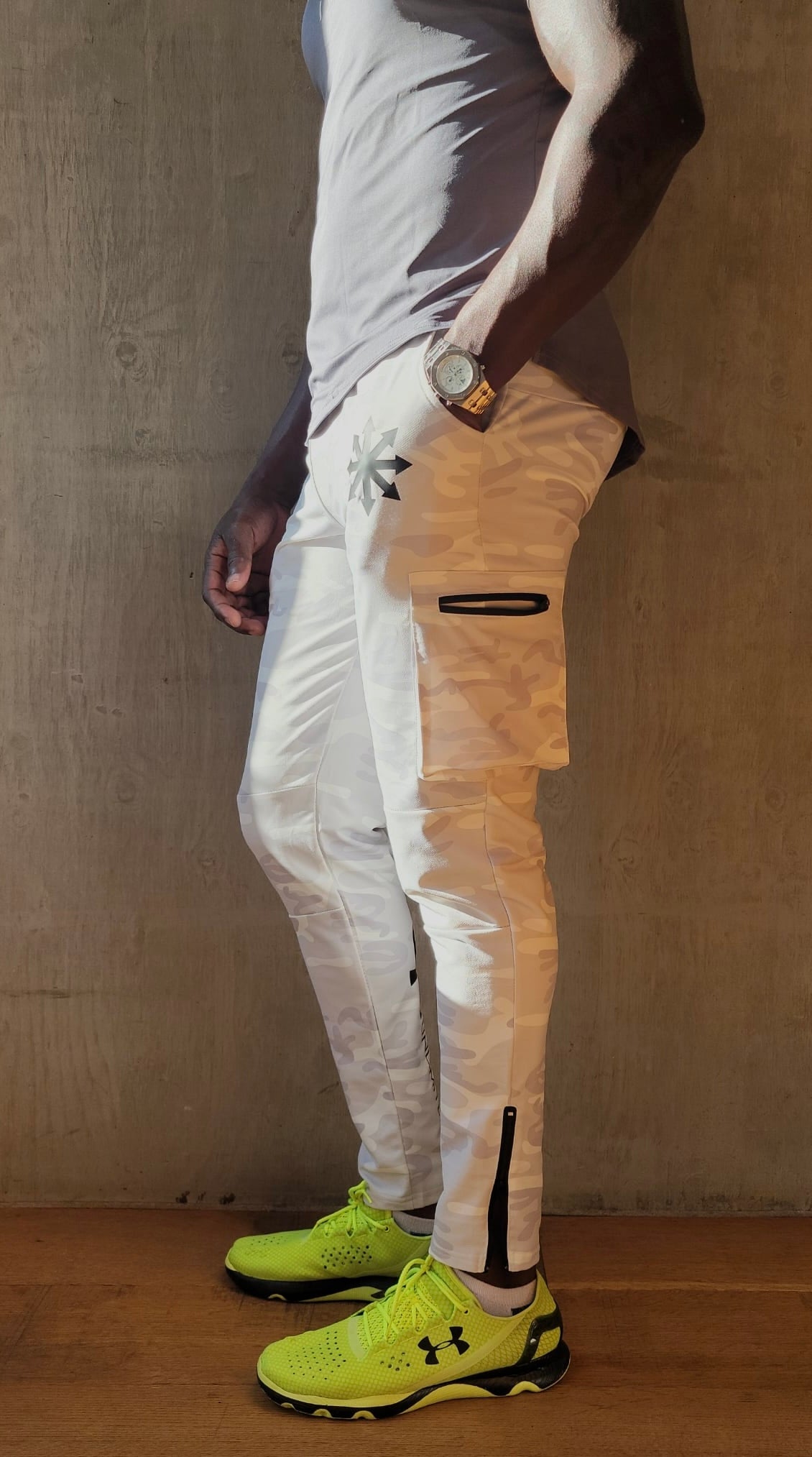 Camo workout pants with zipper pocket